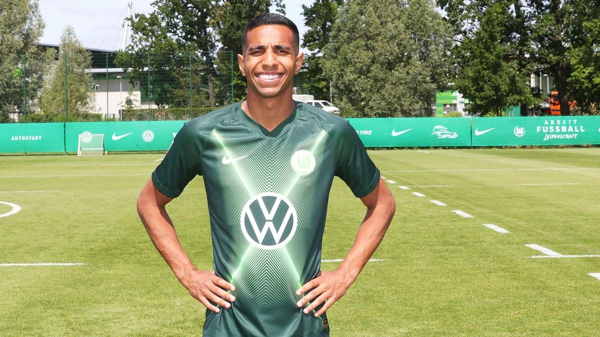 Flamengo negocia a contratação do atacante Victor Sá, do Wolfsburg