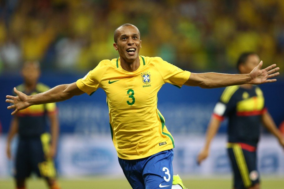 São Paulo faz proposta por zagueiro Miranda
