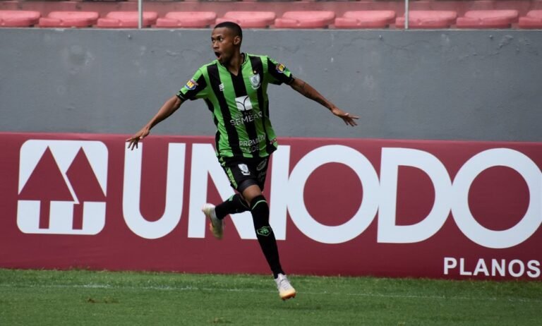 Palmeiras tem interesse em atacante Ademir, do América-MG