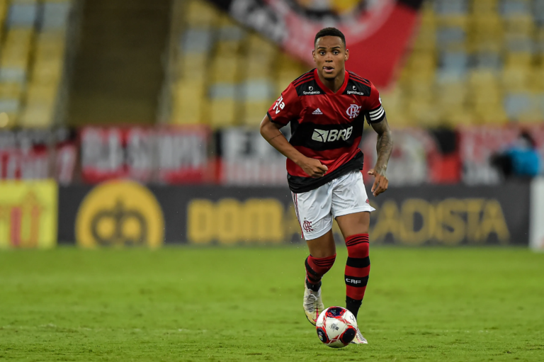Flamengo pode faturar R$ 45 milhões com dupla e amenizar a necessidade de venda