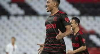 Flamengo negocia renovação de joia da base