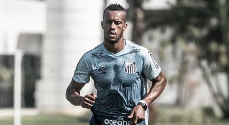 Santos divulga mais um caso de Covid-19 no elenco; atleta é desfalque para Libertadores