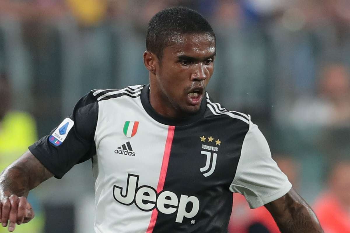 Sondado pelo Grêmio, Juventus aceita negociar Douglas Costa