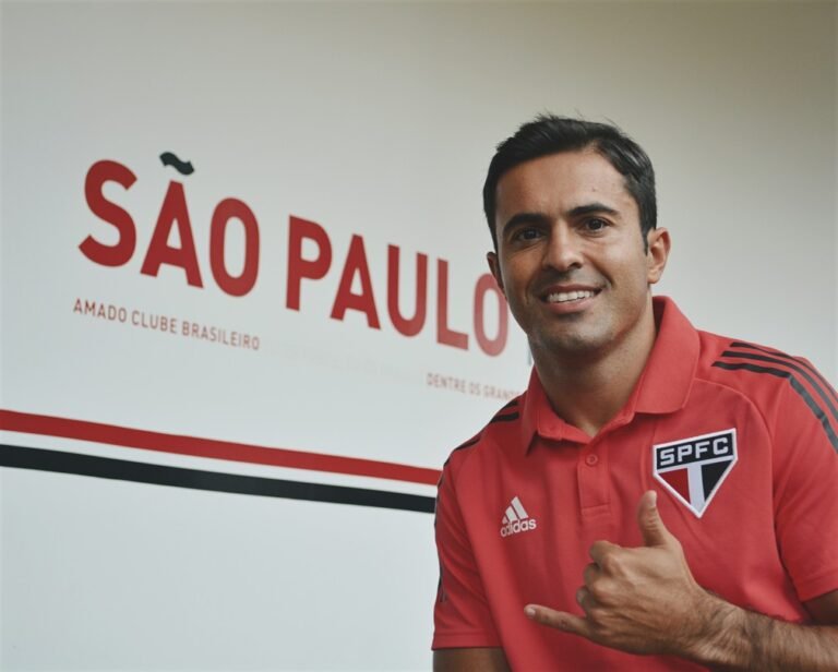 Confira como Crespo deve encaixar os reforços em seu esquema