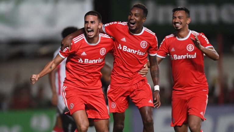 Vazou a imagem da possível nova camisa de treino do Internacional para 2021