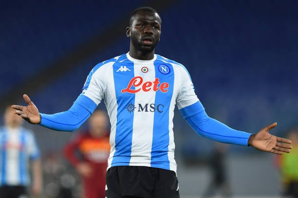 Napoli revela motivos de abrir negociações por Koulibaly