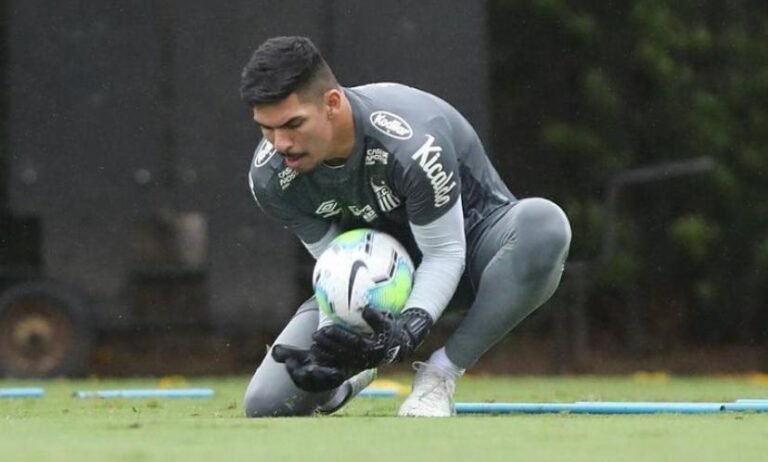 Ajax monitora goleiro do Santos; veja detalhes