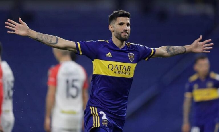 Santos negocia contratação de zagueiro do Boca Juniors