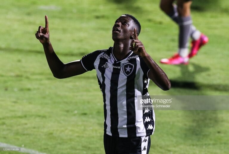 Fluminense faz proposta por Matheus Babi