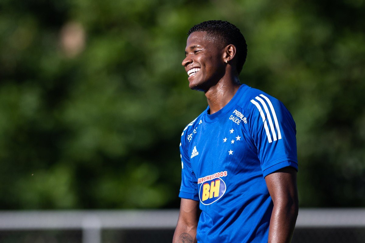 São Paulo contrata lateral-direito Orejuela