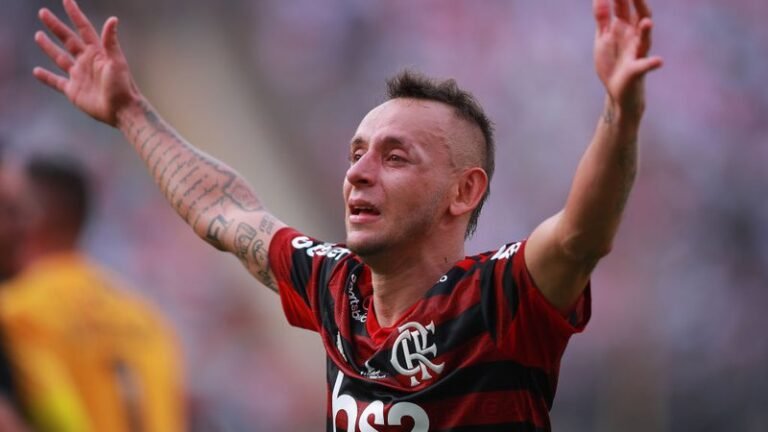 Rafinha quer voltar ao Flamengo esta semana