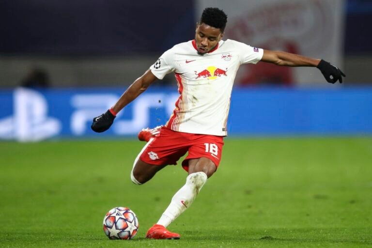 Nkunku entra na mira do Real Madrid de Zidane