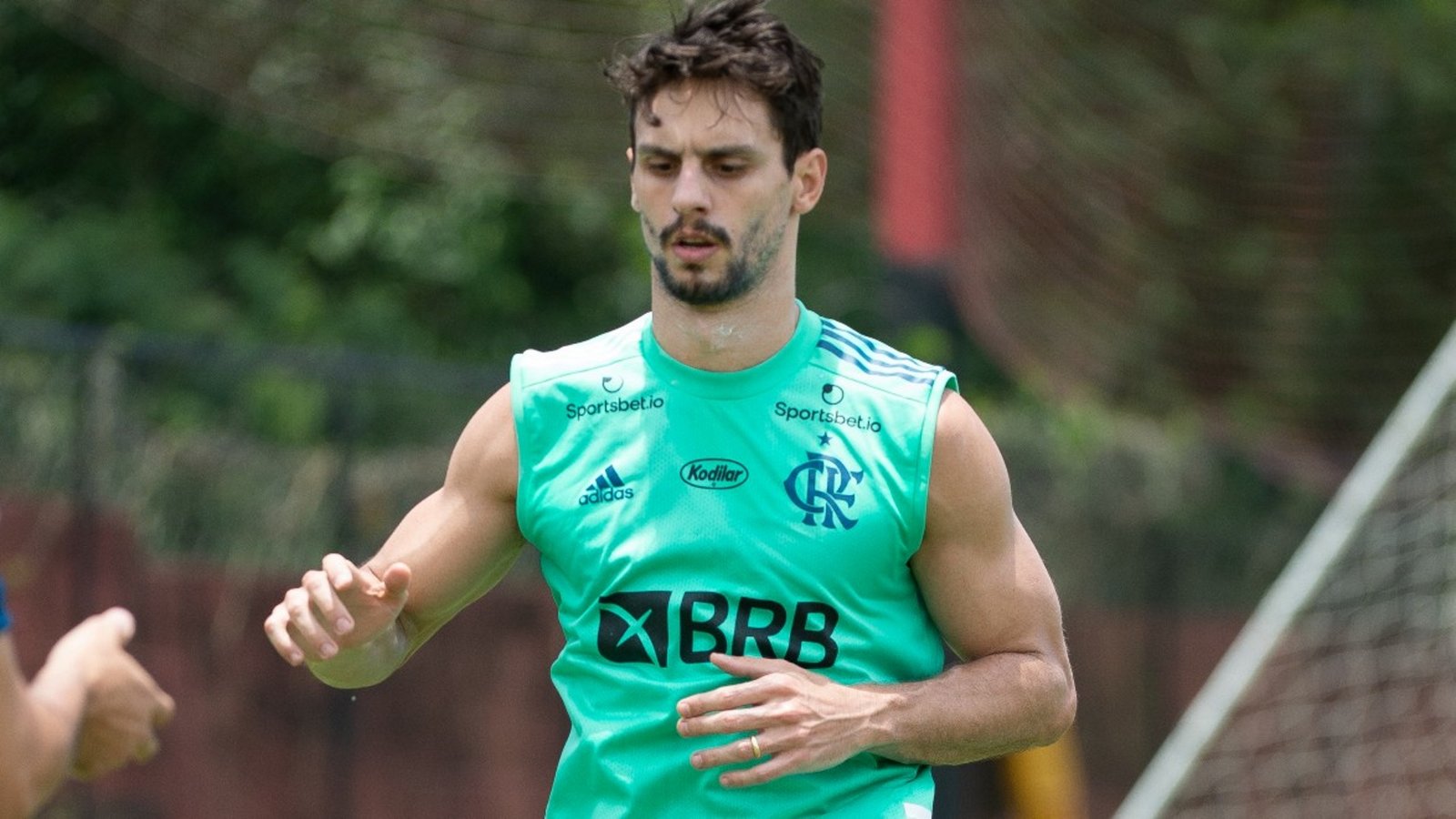 “Sou um dos melhores zagueiros do Brasil”, diz Rodrigo Caio