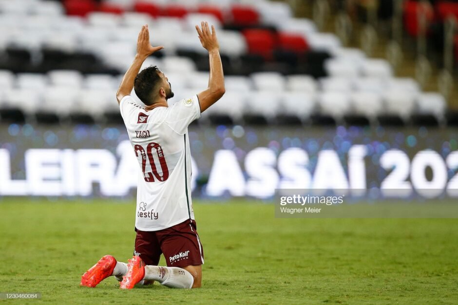 Fluminense encaminha renovação de Yago Felipe