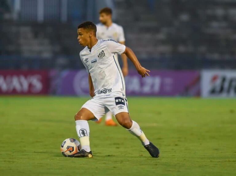 Sandry é submetido a cirurgia no joelho hoje; veja detalhes