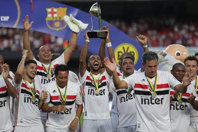 São Paulo planeja novos ídolos na calçada da fama