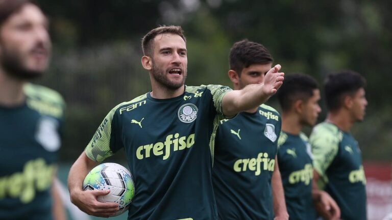 Palmeiras decide comprar zagueiro Alan Empereur