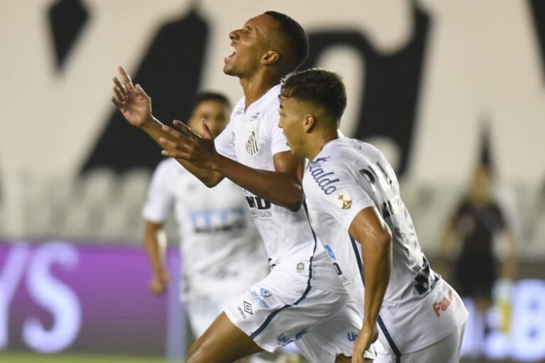 Renovação com Lucas Braga começa a ser discutida, entenda a negociação