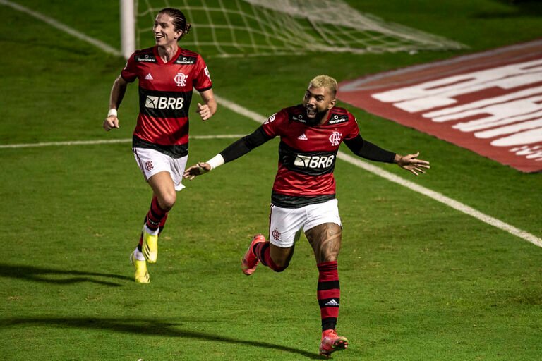 Flamengo goleia o Madureira e retoma a liderança do Campeonato Carioca