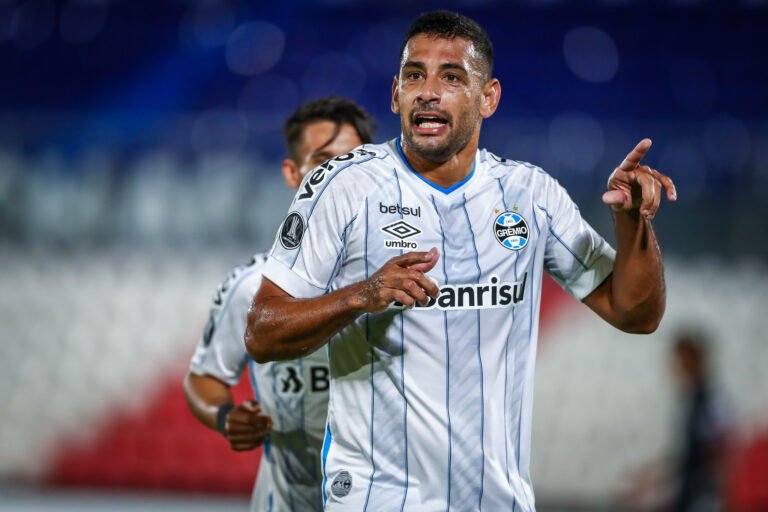 Diego Souza analisa derrota do Grêmio: “Saímos vivos”