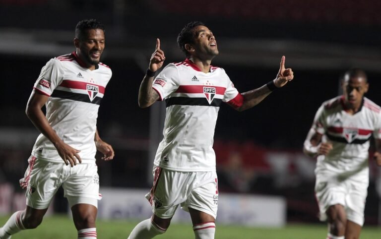 “São Paulo pagará dívida com Daniel Alves”, diz Muricy Ramalho