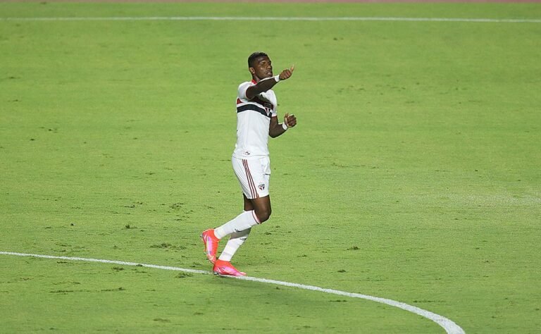 Arboleda relembra foto com camisa do Palmeiras: “Não estava no caminho certo”