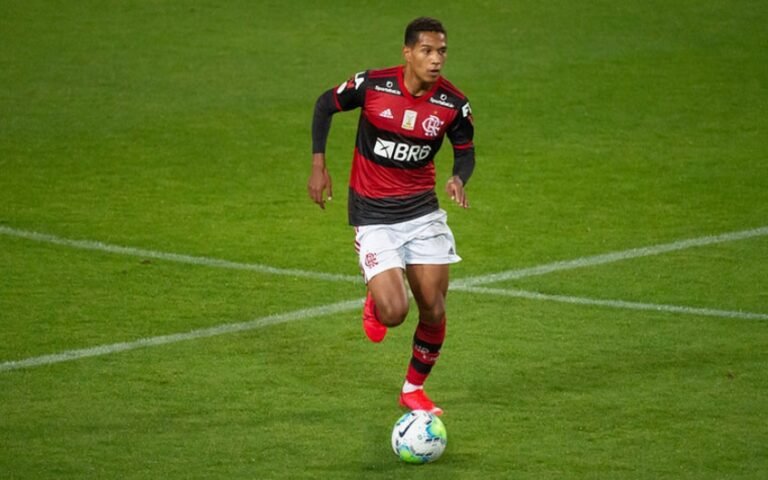 São Paulo fez proposta por lateral-direito do Flamengo