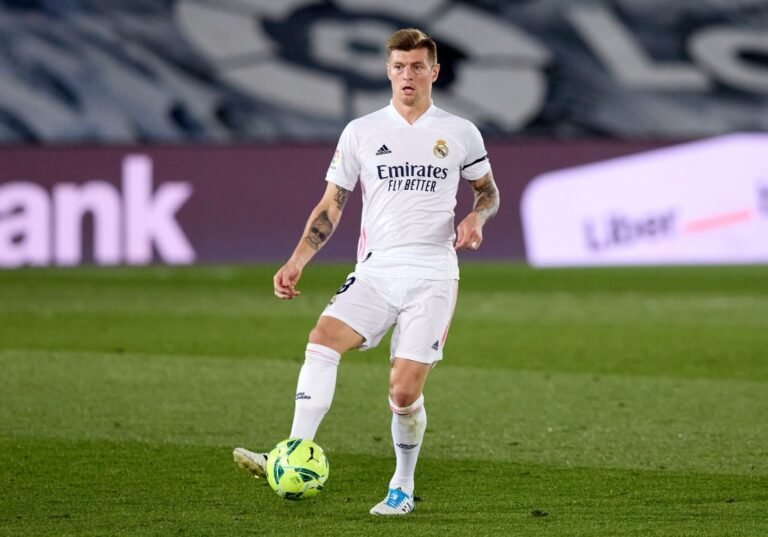 Com Toni Kroos de volta, Real Madrid divulga relacionados para decisão contra o Chelsea