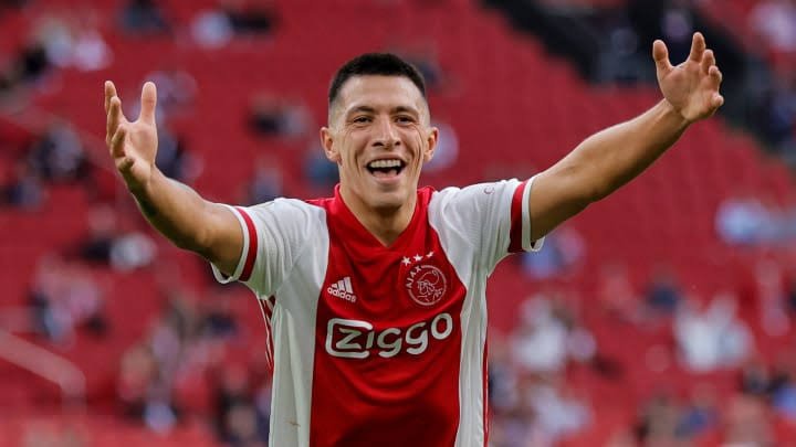 Barcelona e PSG brigam pela contratação de destaque do Ajax