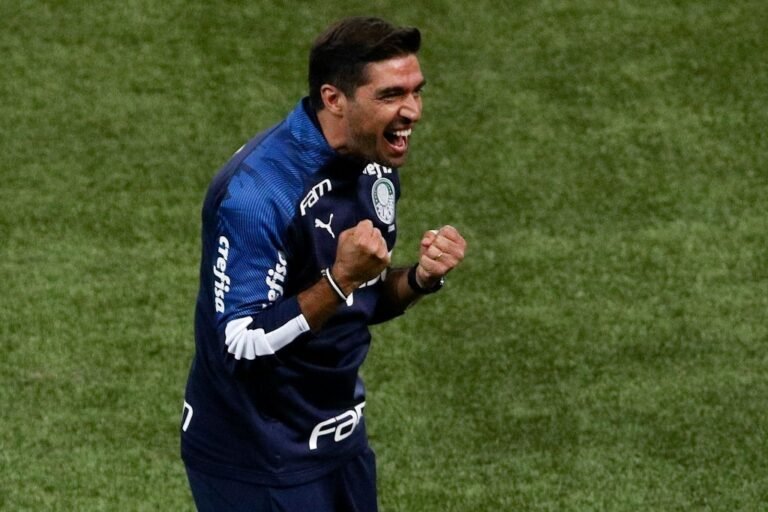 ‘Descansamos quando formos velhos’, diz Abel Ferreira