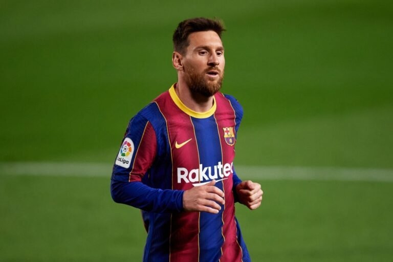 ‘Se Messi quisesse ficar, já teria falado’, diz ex-treinador do Real Madrid
