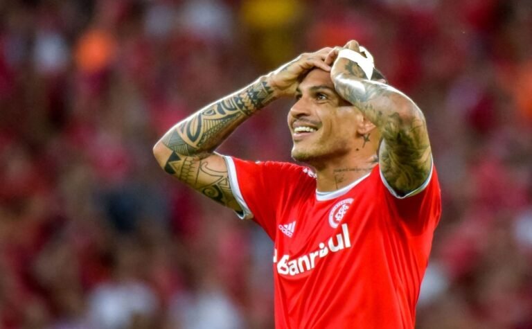 Fim da linha? Guerrero pode voltar ao futebol peruano