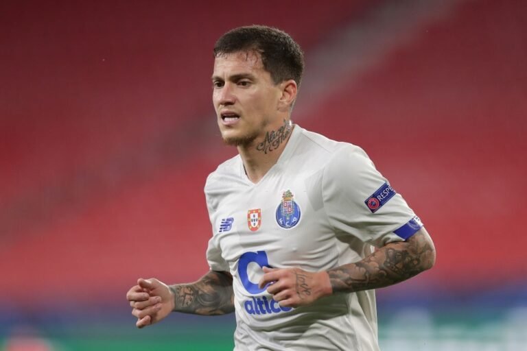 Otávio ausente do treino do Porto