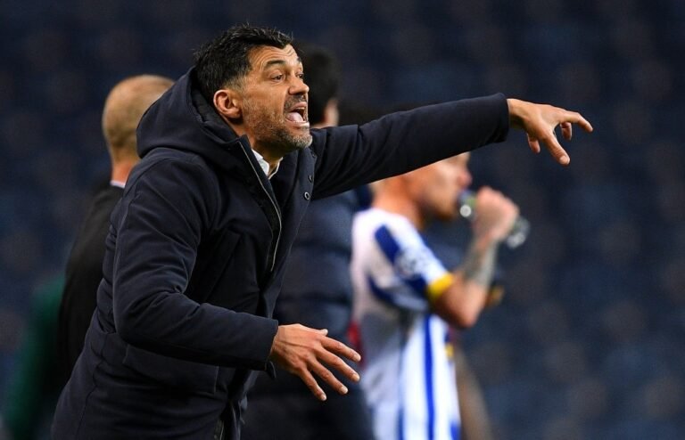 Sérgio Conceição critica arbitragem e reclama de pênalti não marcado
