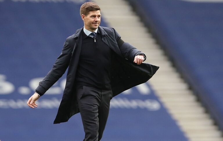 Gerrard é prioridade do Tottenham para substituir Mourinho
