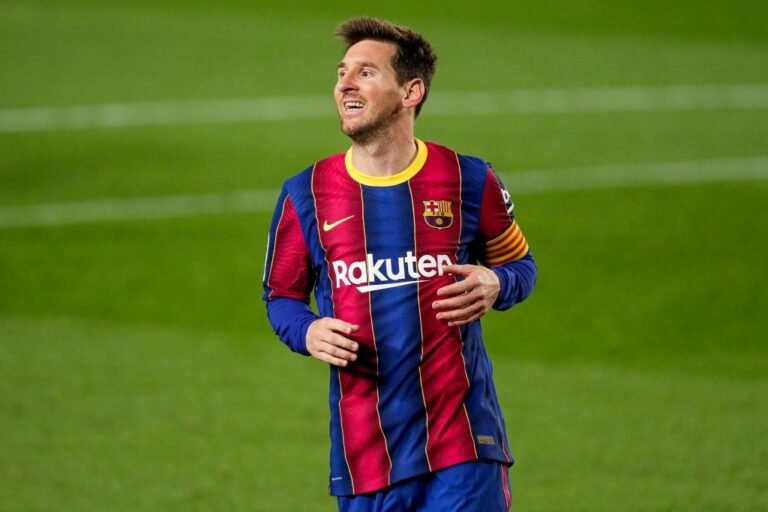 Barcelona prepara contrato de três anos para Messi
