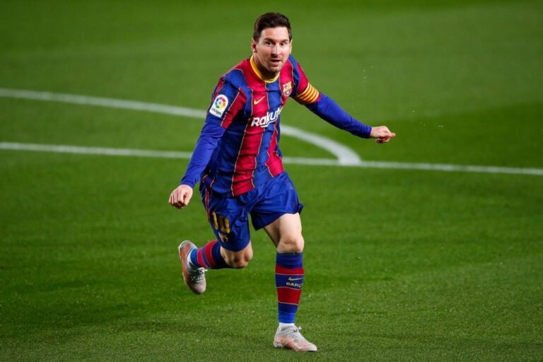 Barcelona faz primeira proposta oficial de renovação para Messi