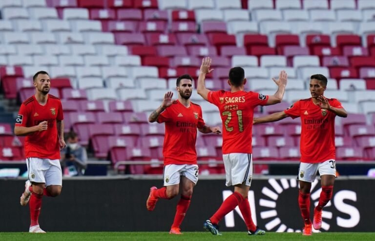 Benfica recebe o Santa Clara em busca de um lugar na Champions