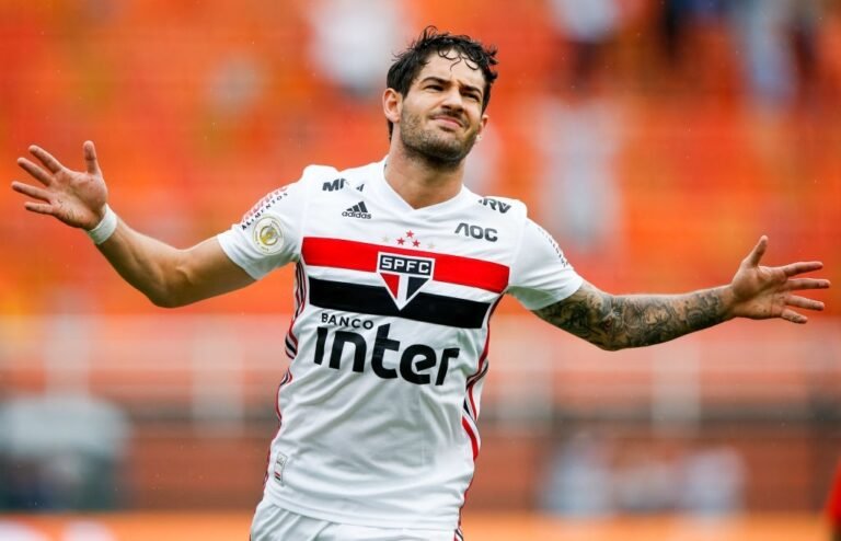 Pato afirma que quase acertou com o Flamengo e deixa possibilidade em aberto para o futuro