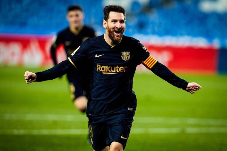 Barcelona supera PSG e acerta renovação de Messi