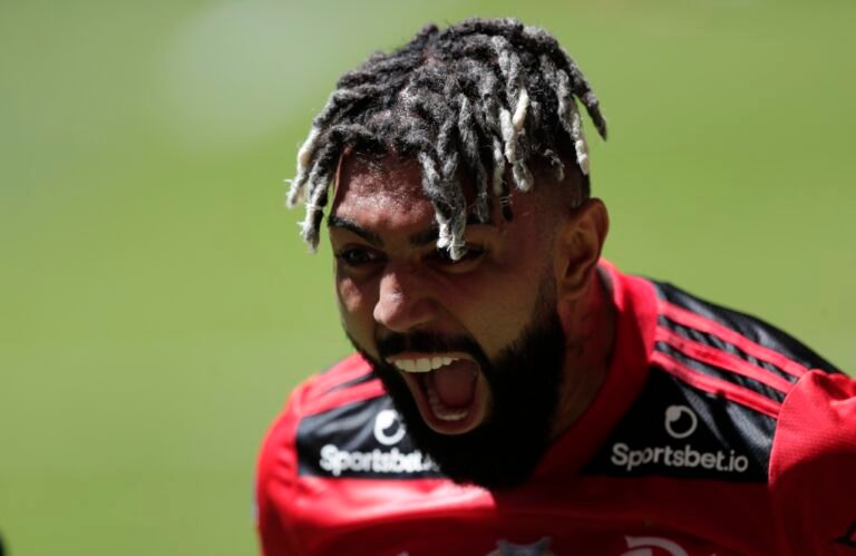 Gabigol supera Renato Abreu e se torna o artilheiro do Flamengo no século