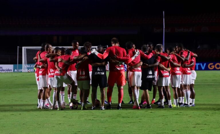 São Paulo é proibido de treinar por governo peruano, clube tenta reverter com a Conmebol
