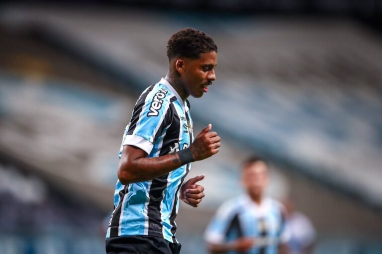 Clube canadense aumenta proposta para contratar Jean Pyerre, do Grêmio
