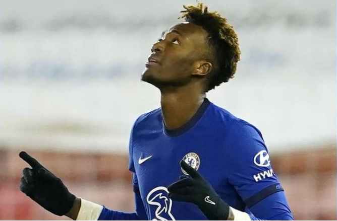 Tammy Abraham tem um futuro incerto no Chelsea de Tuchel