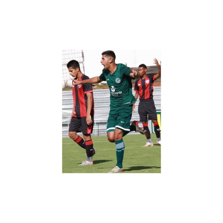 Promessa do Goiás chega ao sub-20 do Flamengo para realizar testes