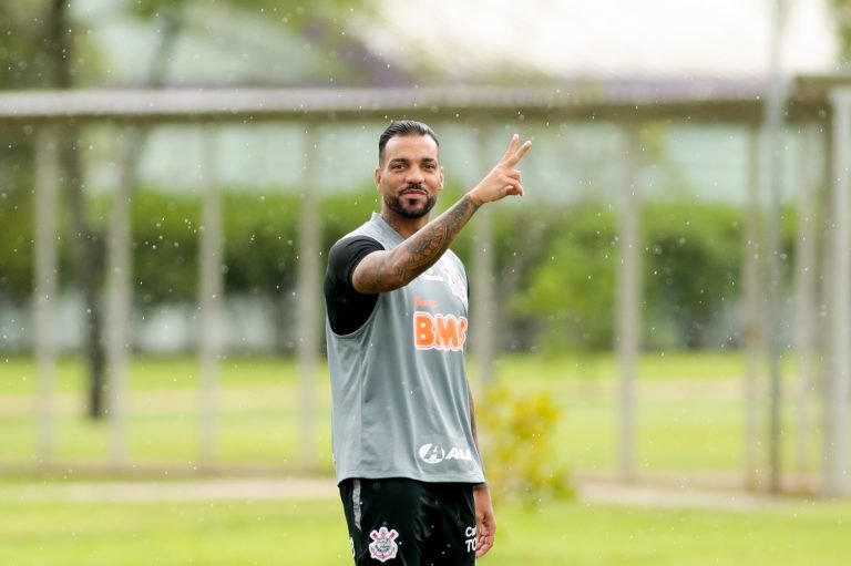 Corinthians libera Michel Macedo para empréstimo com o Juventude