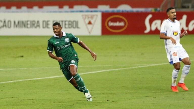Atlético Mineiro busca centroavante da Caldense a pedido de Cuca