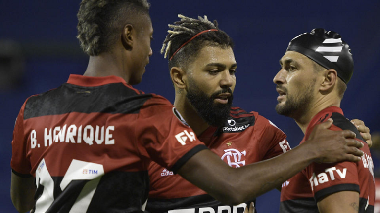 Vitória sobre o Vélez faz Flamengo quebrar tabu de 20 anos na Argentina