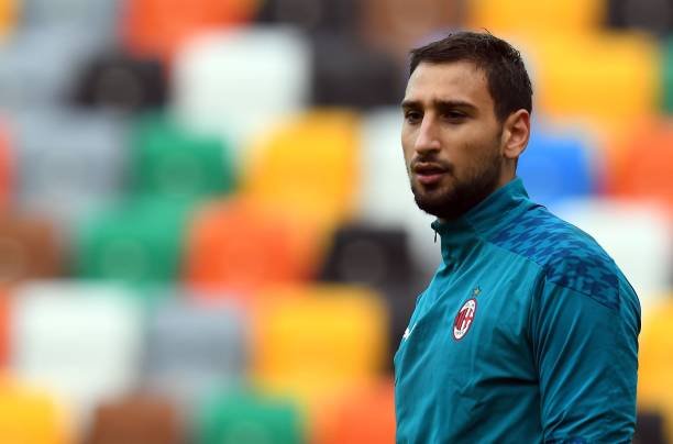 Chelsea e Manchester United observam a situação de Donnarumma