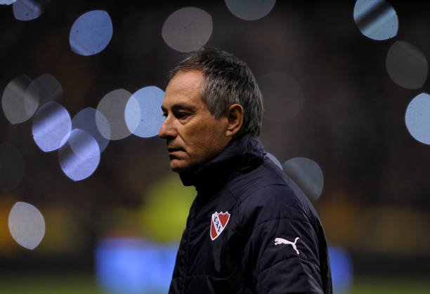 No Independiente, Ariel Holan voltou atrás após pedir demissão